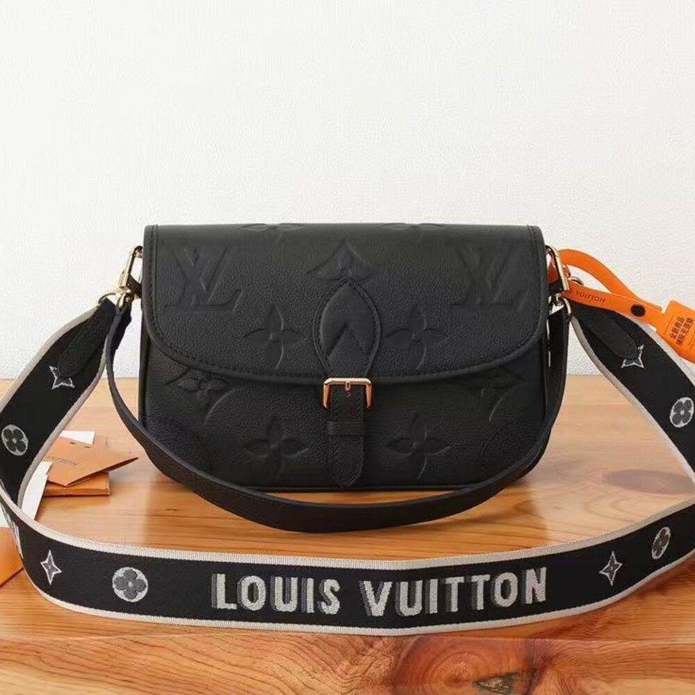 LOUIS VUITTON Black Shoulder Bag